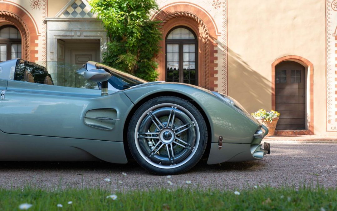 Pirelli, con il Cyber Tyre 1.500 chilometri al volante della Pagani Utopia