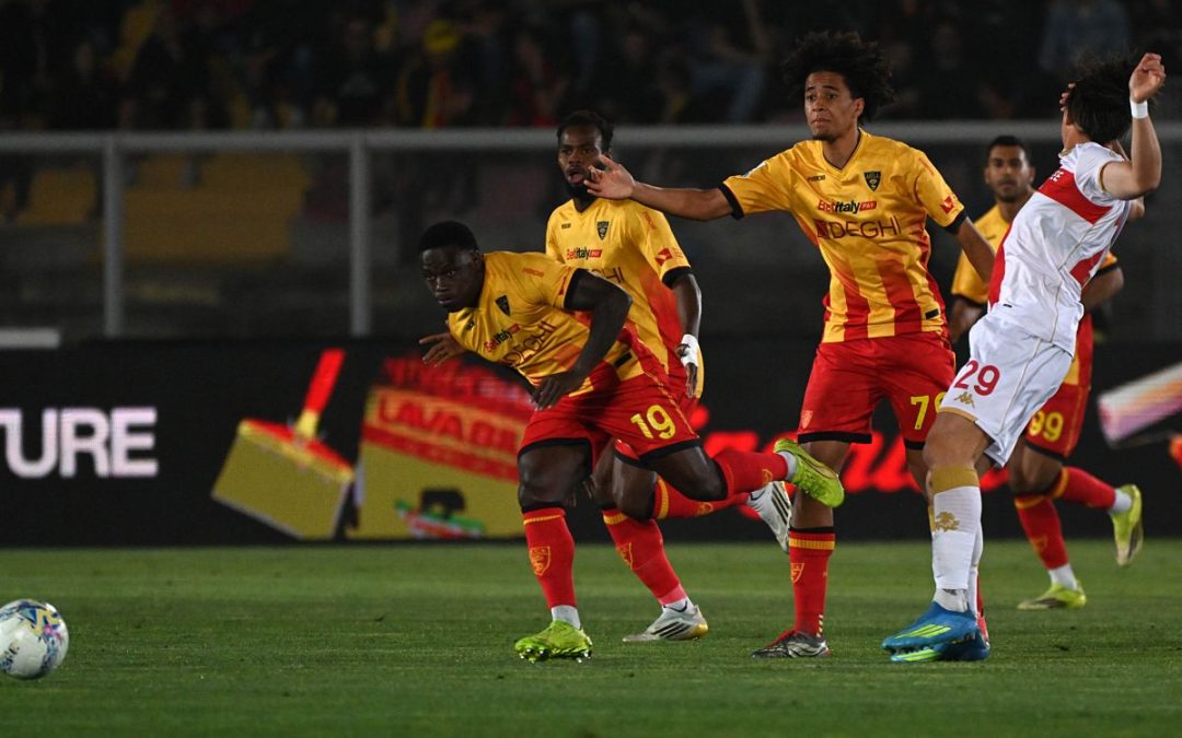 Il Lecce batte 1-0 il Genoa e resta in Serie A