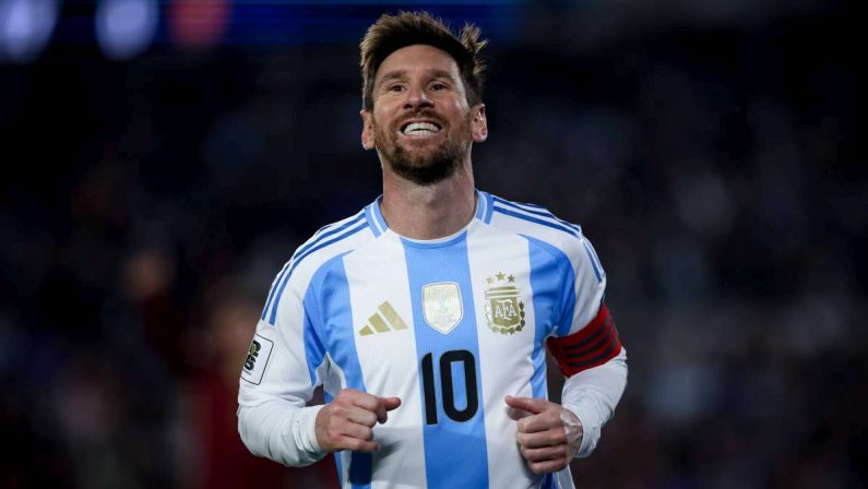 Argentina, i 26 convocati di Scaloni per il Mondiale: Messi capitano, ci sono Lautaro e Nico Paz