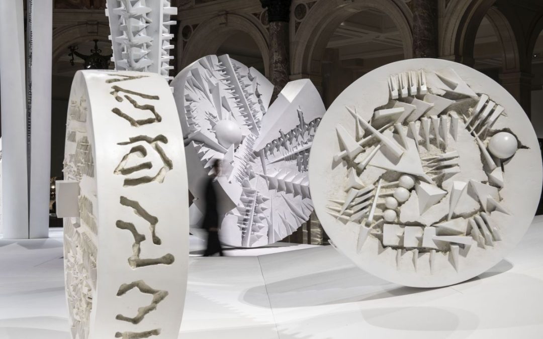 Intesa Sanpaolo, alle Gallerie d’Italia le grandi opere di Arnaldo Pomodoro