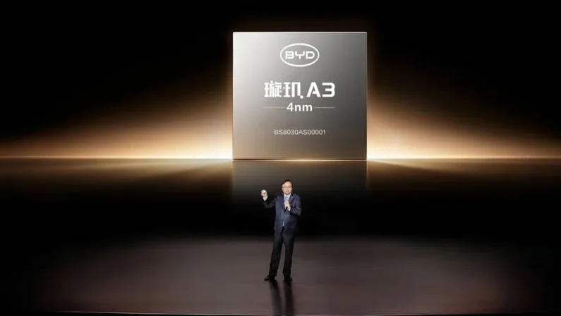 BYD presenta il chip XUANJI A3 per la guida intelligente avanzata