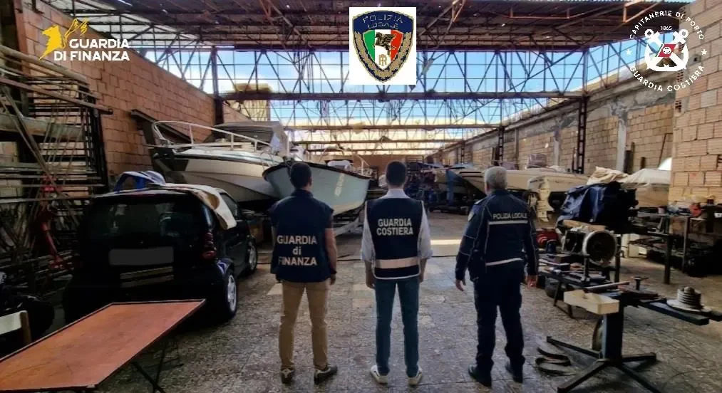 Vibo Valentia, scoperta officina navale abusiva