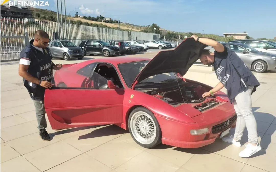 Catanzaro, confiscata una falsa Ferrari F355 GTS con design Pininfarina