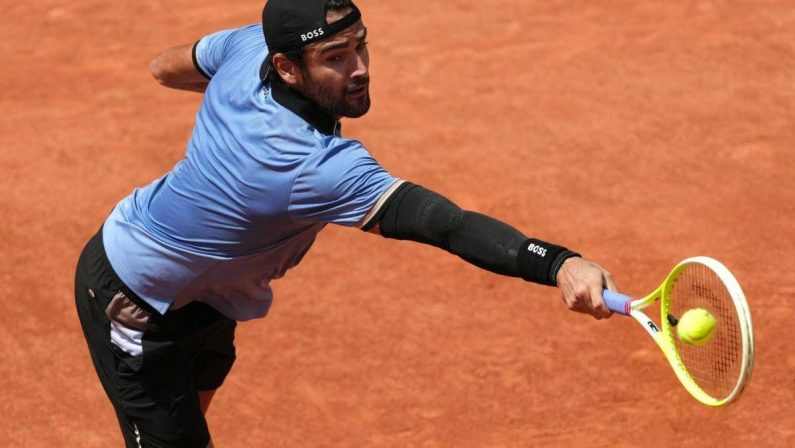 Berrettini litiga con l’arbitro a Roland Garros: cos’è successo con Comesana