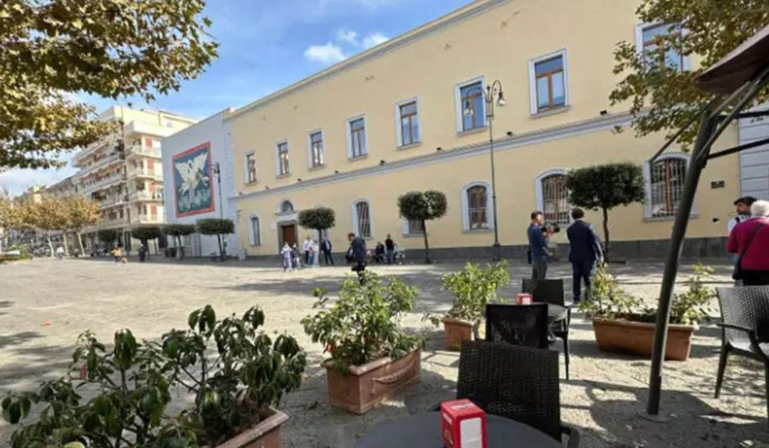 Boscoreale, edificio a rischio crollo, evacuate 22 persone