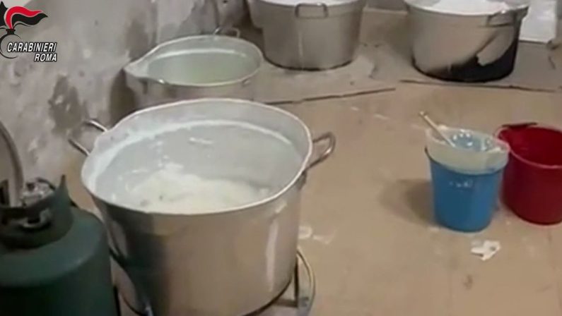 Calabria crocevia della cocaina, scoperta raffineria nel Reggino