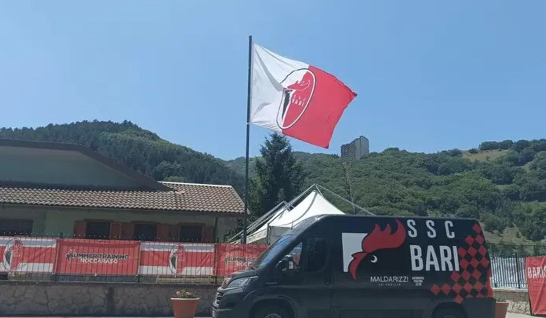 Il Bari è retrocesso in C, il sindaco scrive a De Laurentiis: «Vendi la società»