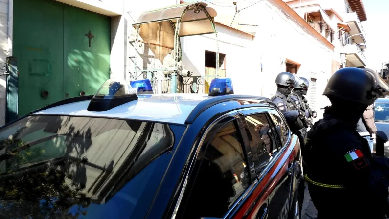 Blitz antidroga a Napoli, 14 arresti contro clan Di Lauro e criminalità albanese