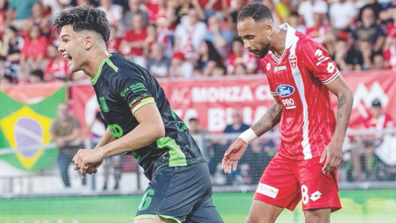 Il Catanzaro vince 2-0 a Monza ma sfuma comunque la Serie A
