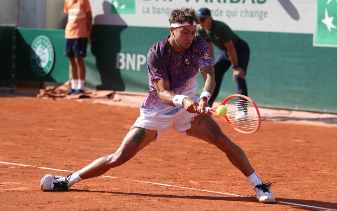 Roland Garros, Cobolli vola agli ottavi di finale. In campo Berrettini e Arnaldi