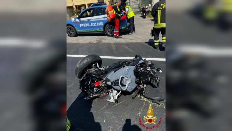 Crotone, incidente sulla SS 106: un morto e un ferito al bivio di Papanice