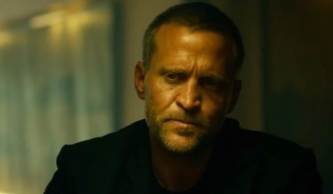 Tobias Santelmann nei panni di Harry Hole in "Detective Hole"
