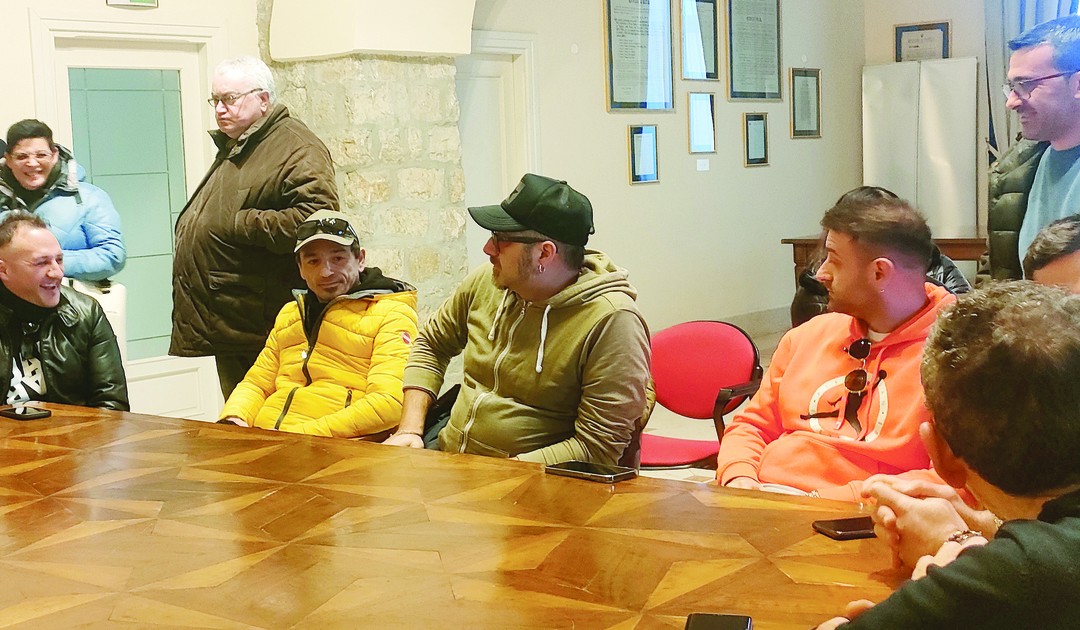 Alcuni dipendenti Miccolis durante uno degli incontri con il Comune
