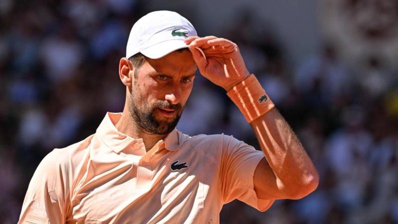 Djokovic, furia contro… un cameraman: cos’è successo con Fonseca