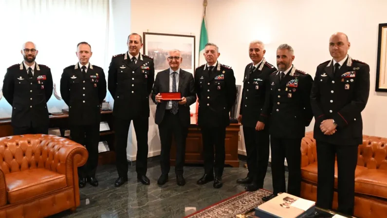Catanzaro, il Prefetto Castrese De Rosa saluta i Carabinieri: «Grazie per i successi raggiunti»