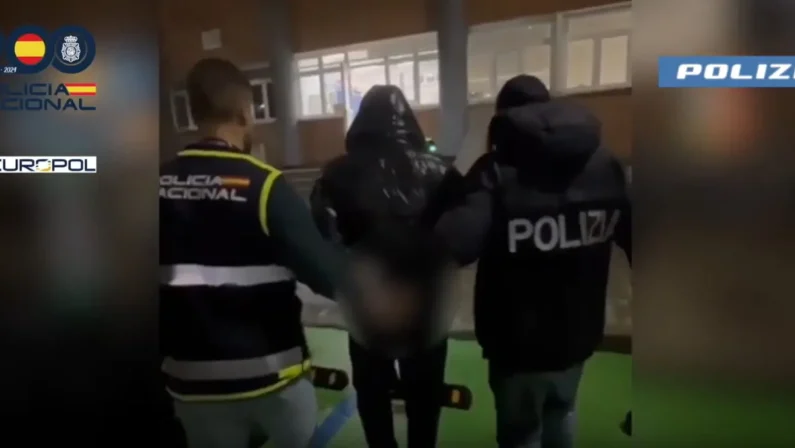 Rapine di orologi di lusso tra Spagna e Italia, 12 arresti a Napoli