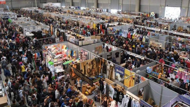 Merchandising, Comics VS Fast Fashion