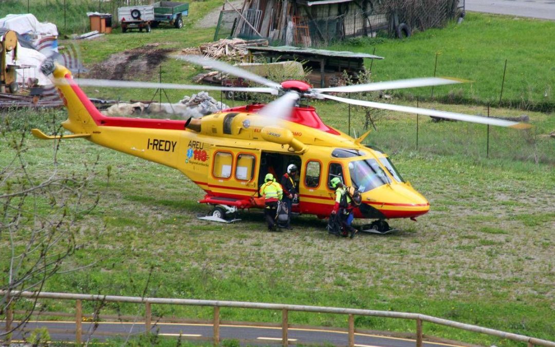 Cammina sul ciglio della strada e precipita in un dirupo, morta 58enne in Trentino
