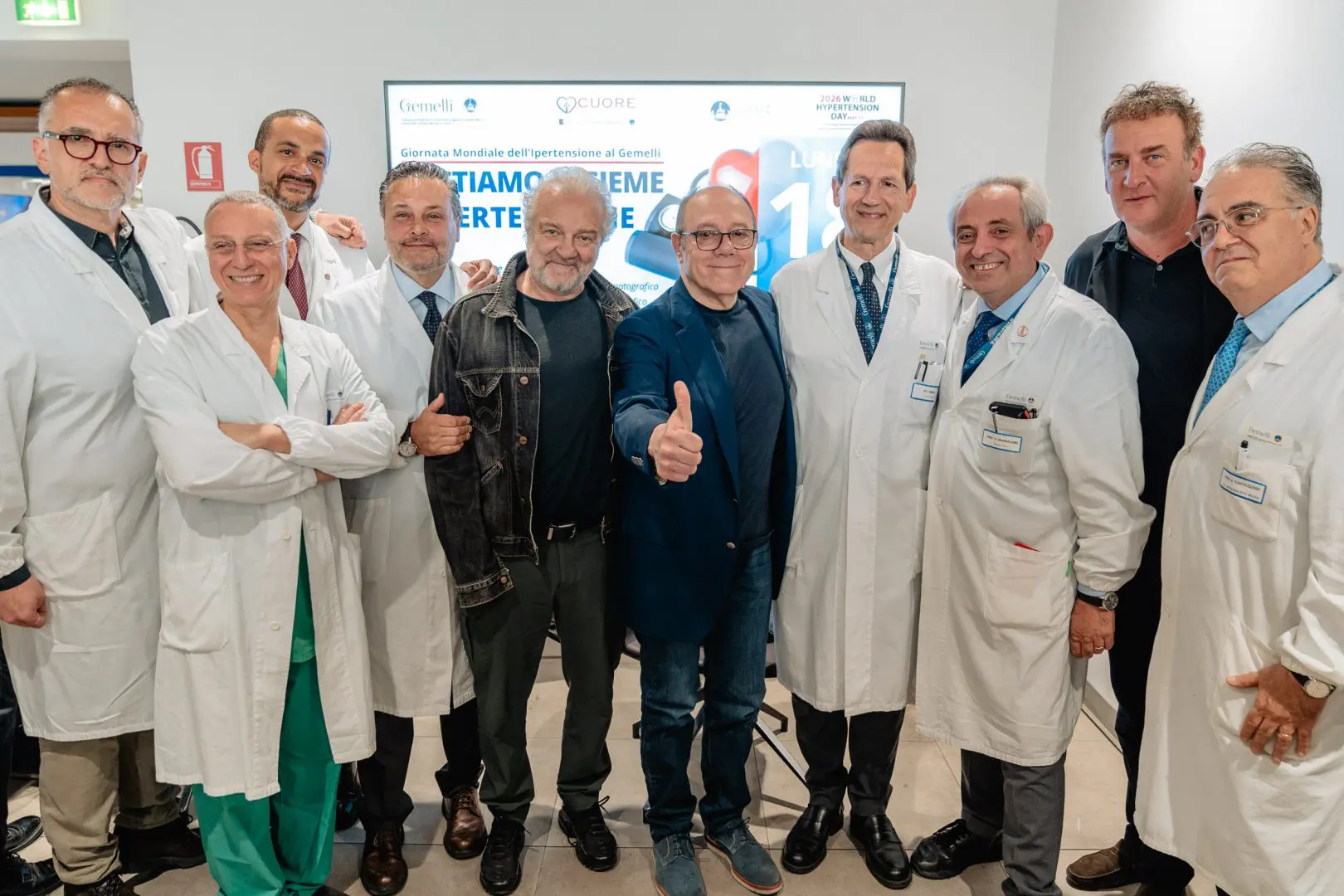 https://www.quotidianodelsud.it/wp-content/uploads/2026/05/gestiamo-insieme-ipertensione-equipe--carlo-verdone-giovanni-veronesi-andrea-ruggieri.jpg