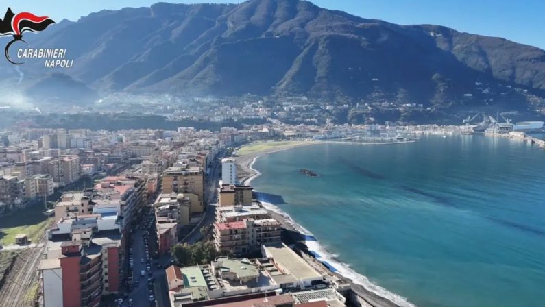 Castellammare, minore in difficoltà sugli scogli salvato dai Carabinieri