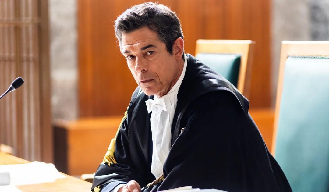 Alessandro Gassmann nei panni di Guido Guerrieri in "Guerrieri - La regola dell'equilibrio"