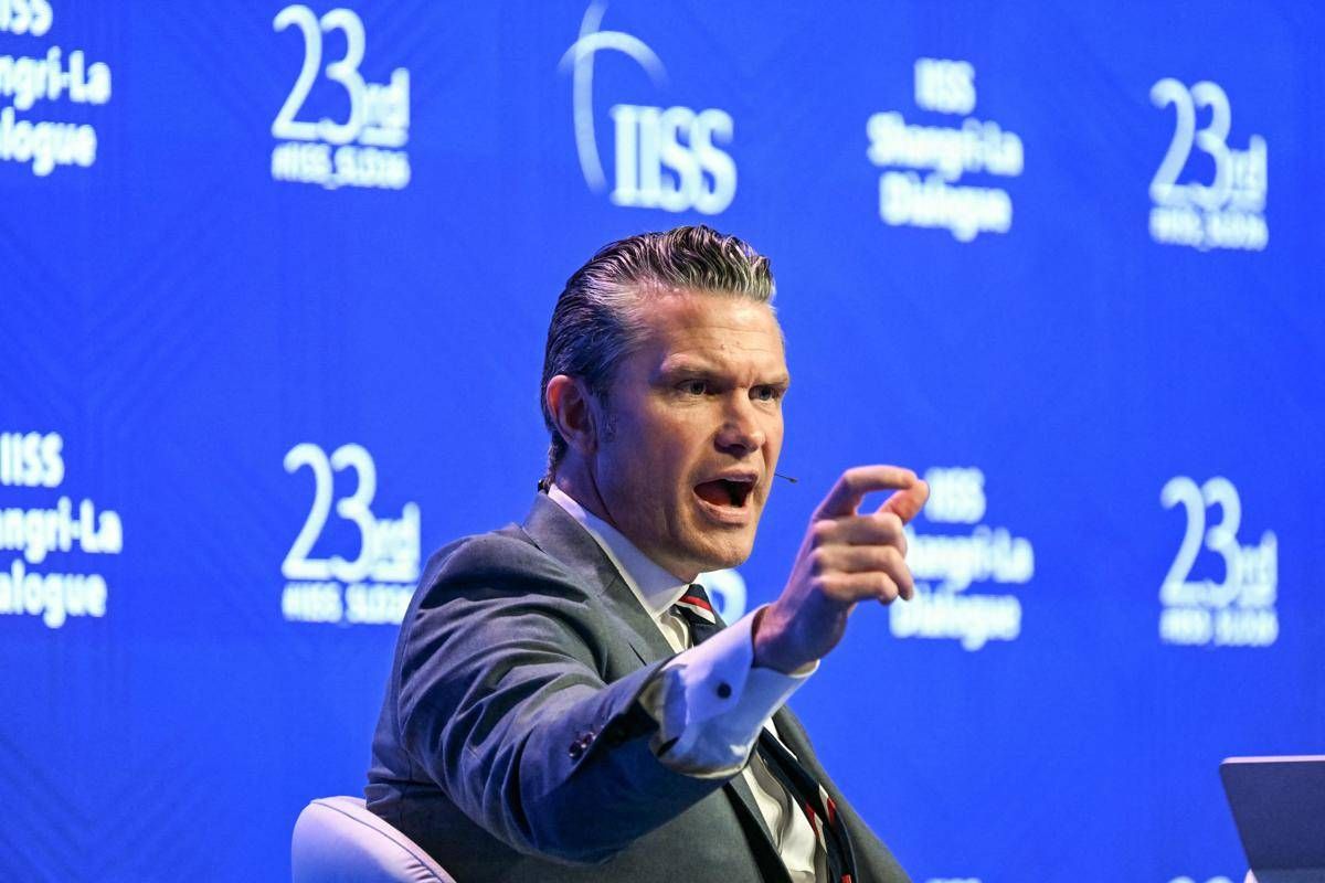 https://www.quotidianodelsud.it/wp-content/uploads/2026/05/hegseth-singapore-afp.jpeg