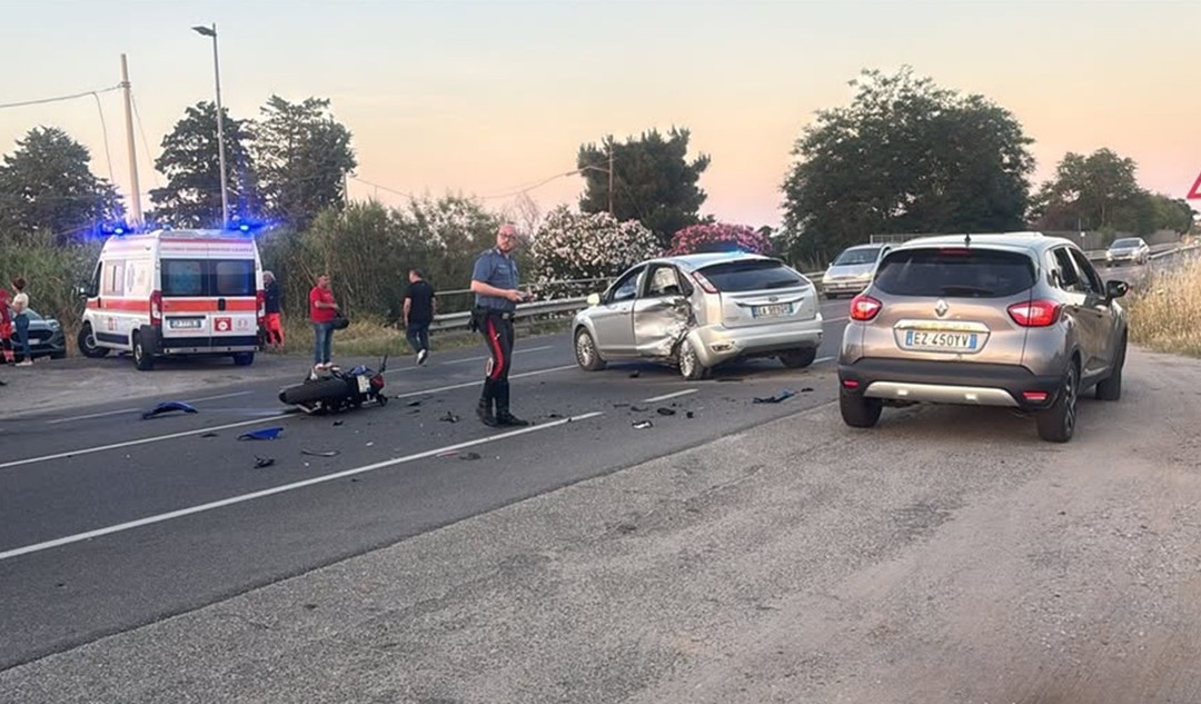 Corigliano Rossano, incidente sulla statale 106, muore un motociclista