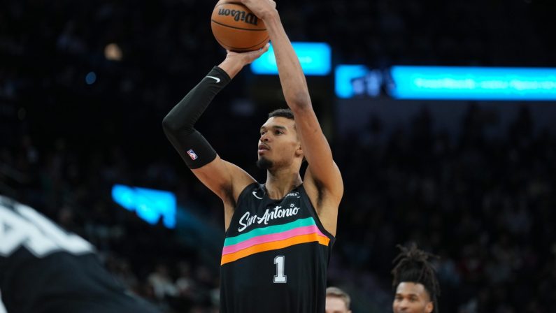 Detroit porta Cleveland a gara-7, Minnesota ko e San Antonio raggiunge OKC in finale a Ovest