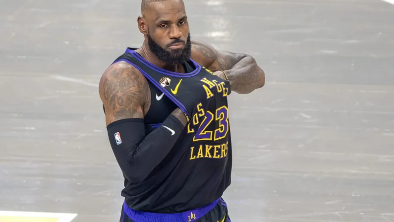Avanti Lakers e New York, Toronto e Detroit forzano la serie a gara-7: il resoconto Nba