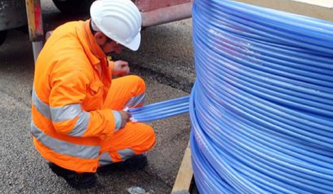 Lavori su strada per la fibra