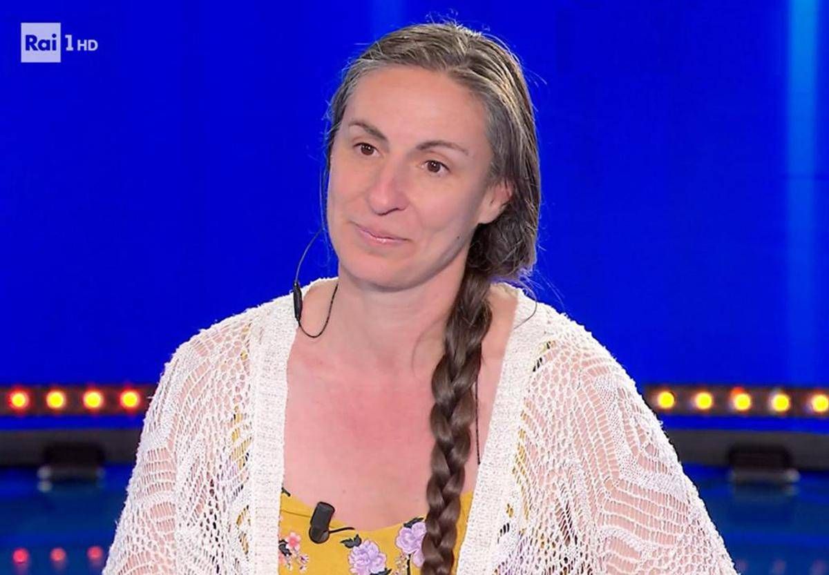 https://www.quotidianodelsud.it/wp-content/uploads/2026/05/madre-famiglia-bosco-fi.jpeg