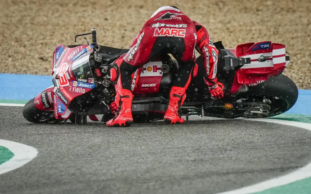 MotoGP, Marc Marquez già in piedi: “L’operazione è stata un successo”
