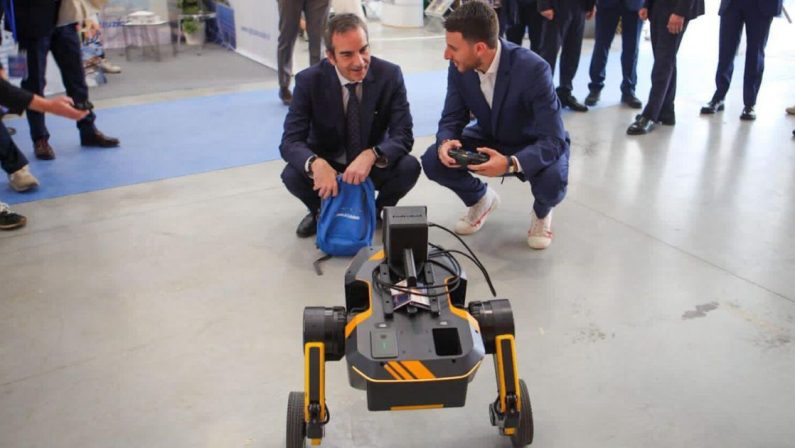 Catanzaro, il “mastino bionico” conquista il Career Day di Unindustria