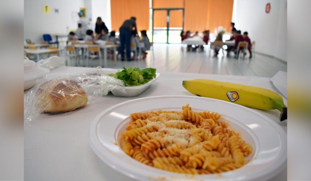 Matera, bimbo disabile lasciato a digiuno alla mensa