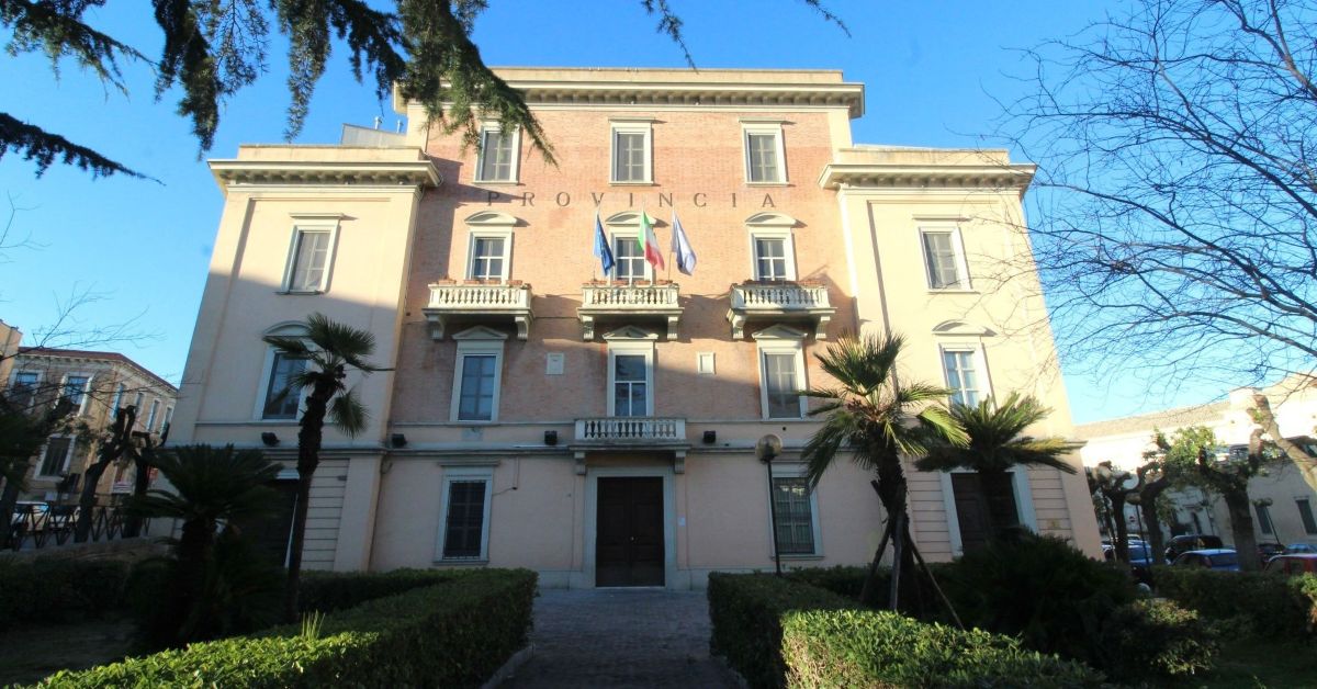 https://www.quotidianodelsud.it/wp-content/uploads/2026/05/palazzo-provincia-di-matera.jpg