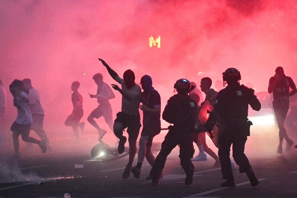 https://www.quotidianodelsud.it/wp-content/uploads/2026/05/parigi-scontri-champions-psg-fg-ipa.jpeg