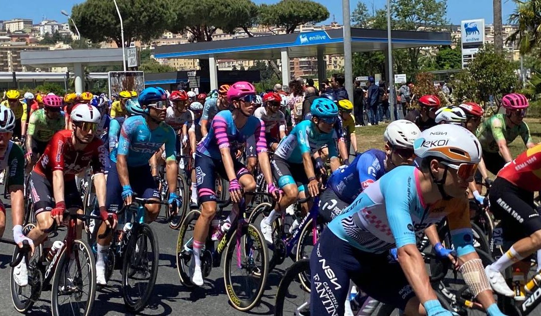 Giro d’Italia 2026, la festa alla partenza di Catanzaro – FOTO