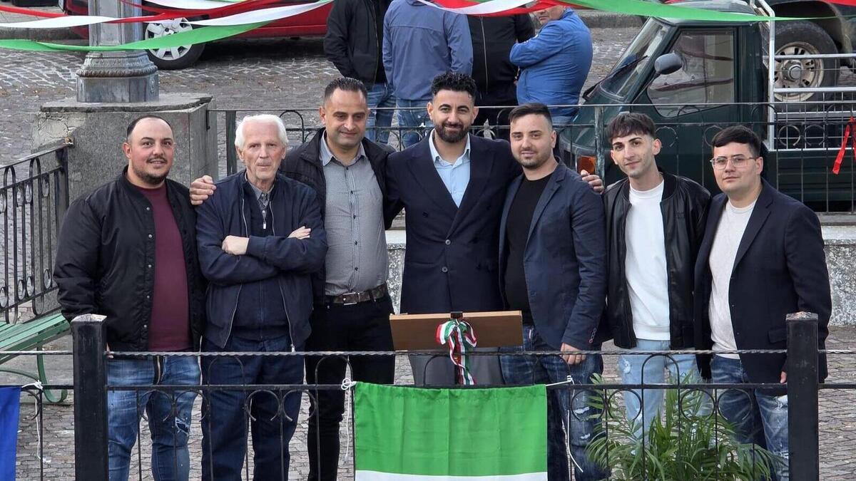 https://www.quotidianodelsud.it/wp-content/uploads/2026/05/plati-sarica-con-i-candidati.jpg