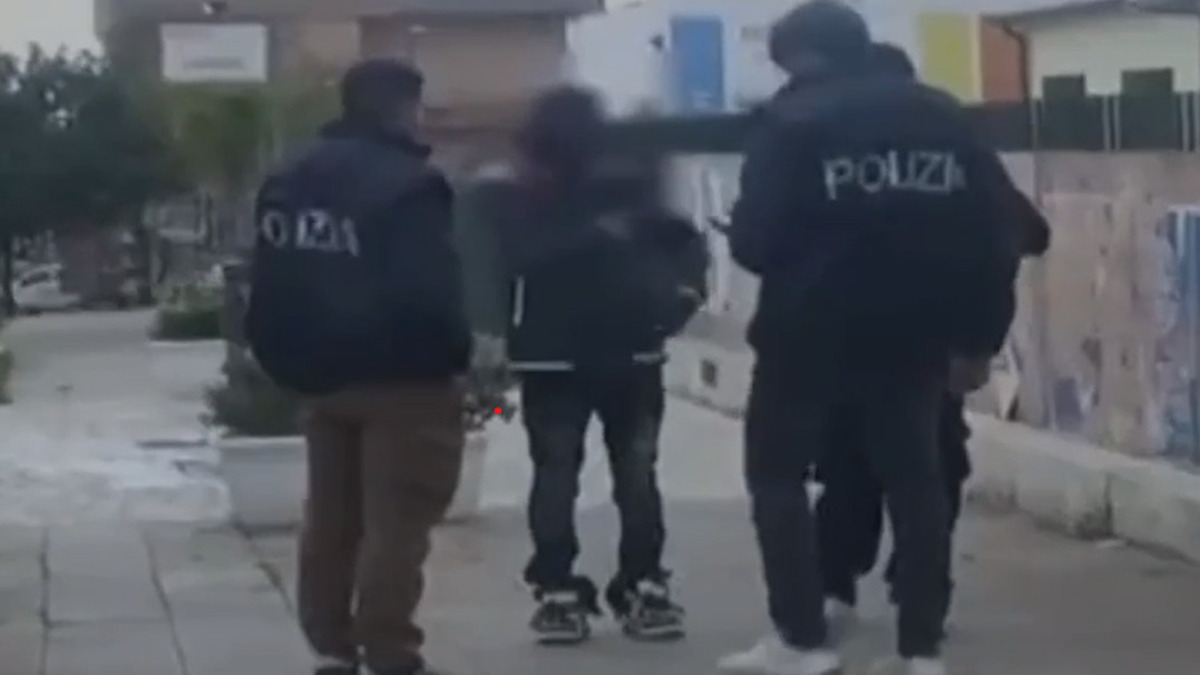 https://www.quotidianodelsud.it/wp-content/uploads/2026/05/polizia-controlli.jpg