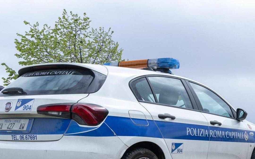 Roma, scontro tra auto e moto: muore 22enne in via Ostiense