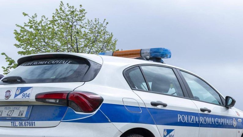 Roma, scontro tra auto e moto: muore 22enne in via Ostiense