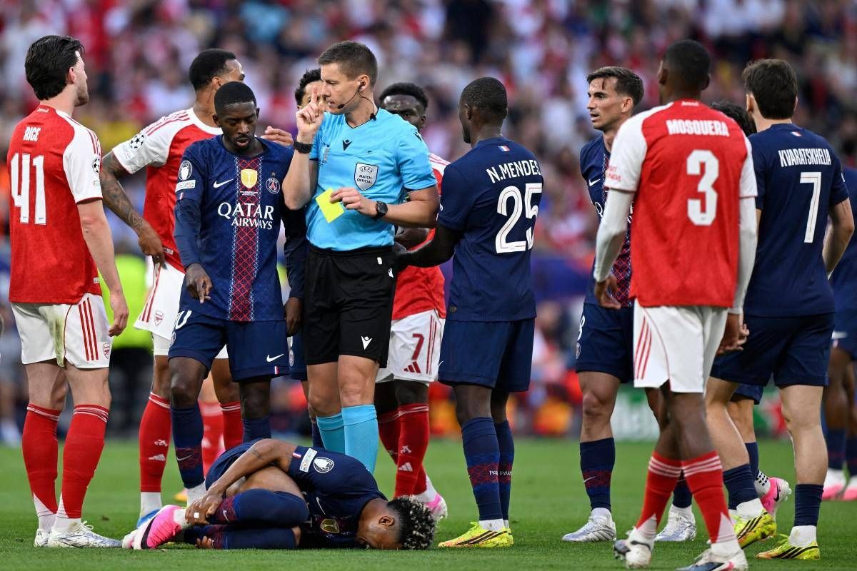 https://www.quotidianodelsud.it/wp-content/uploads/2026/05/psg-arsenal-arbitro-afp.jpeg