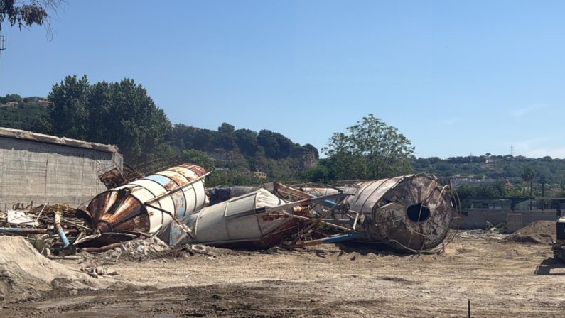 Quarto, minacce social al sindaco: «Ti metto dentro ai muri»