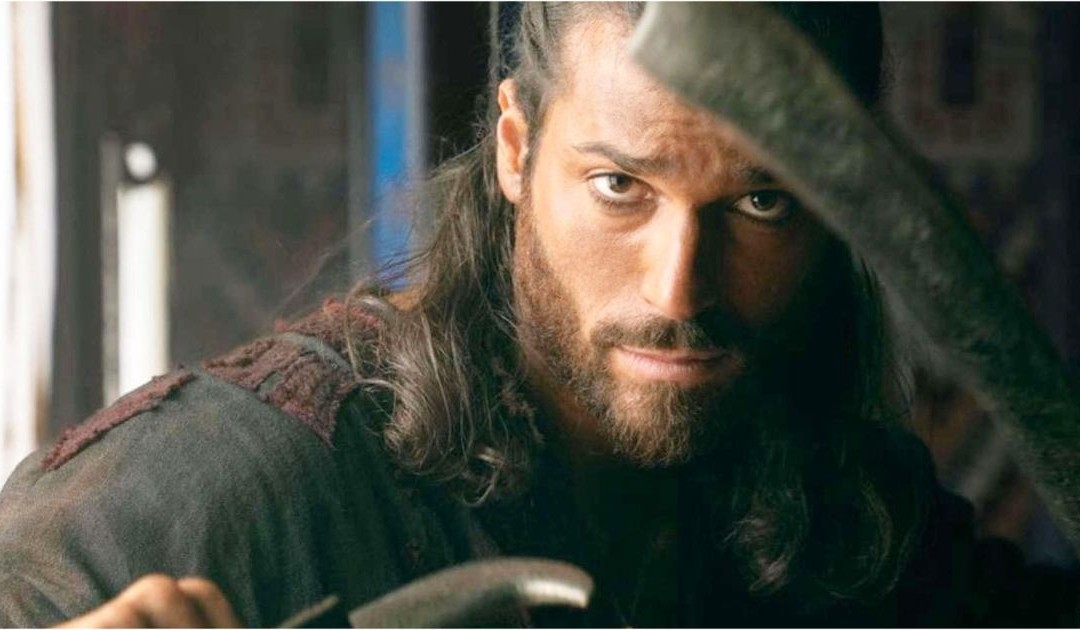 Can Yaman nei panni di Sandokan in "Sandokan"