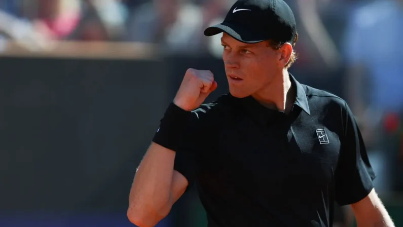 Due italiani ai quarti degli Internazionali: Sinner batte Pellegrino nel derby, Darderi supera Zverev in rimonta. Out Musetti