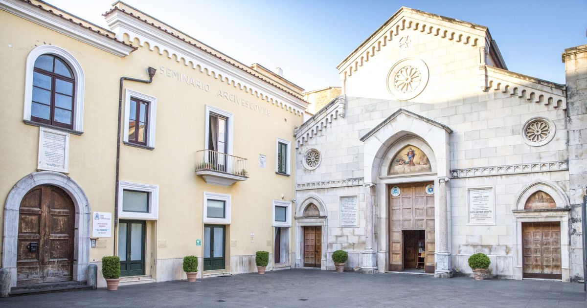 https://www.quotidianodelsud.it/wp-content/uploads/2026/05/sorrento-cattedrale.jpg