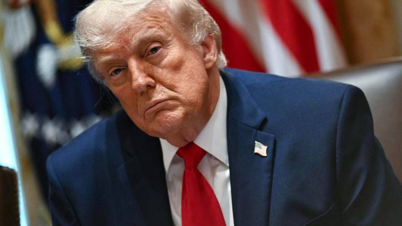 Iran-Usa, Trump: “Ora nella Situation Room per decisione definitiva”
