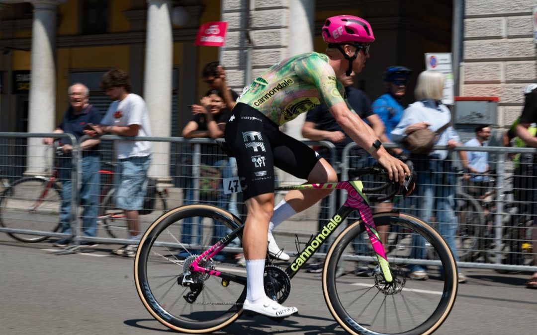 Valgren conquista in solitaria la diciassettesima tappa del Giro d’Italia, Vingegaard resta in rosa