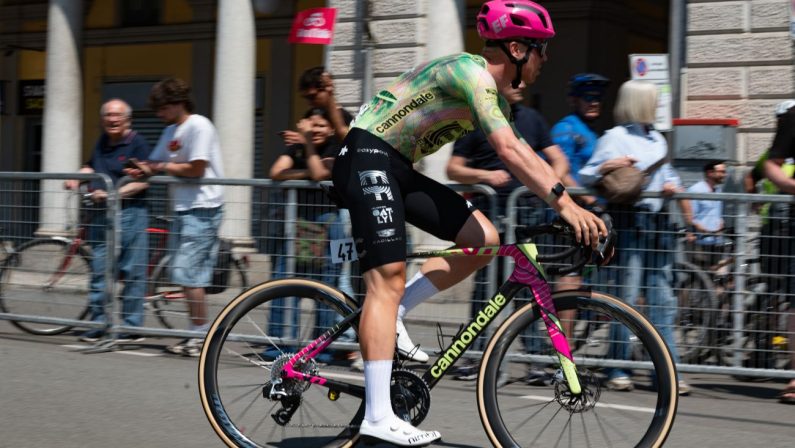 Valgren conquista in solitaria la diciassettesima tappa del Giro d’Italia, Vingegaard resta in rosa