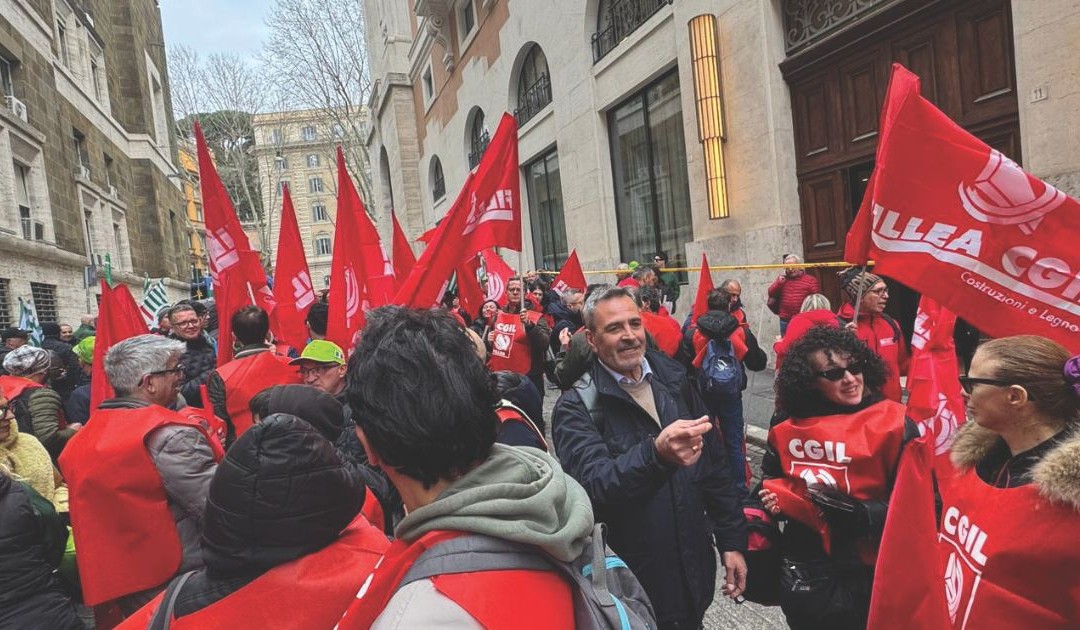 Uno dei precedenti incontri al Mimit sulla vertenza Natuzzi